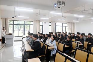 Nhấn like! Vương Triết Lâm, La Hán Sâm và Lý Thiêm Vinh tài trợ cho 3 sinh viên hoàn thành chương trình học